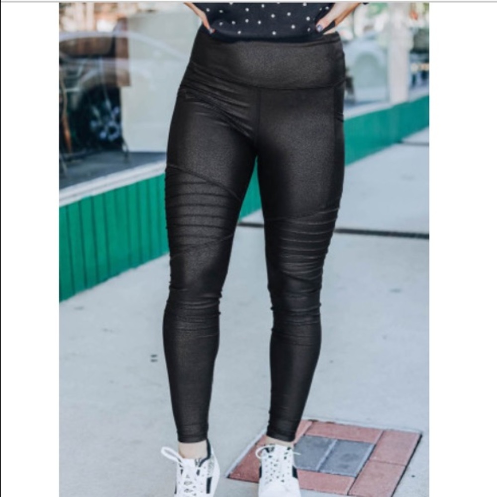 ☀️Vivian High Rise Moto Pocketed Leggings☀️